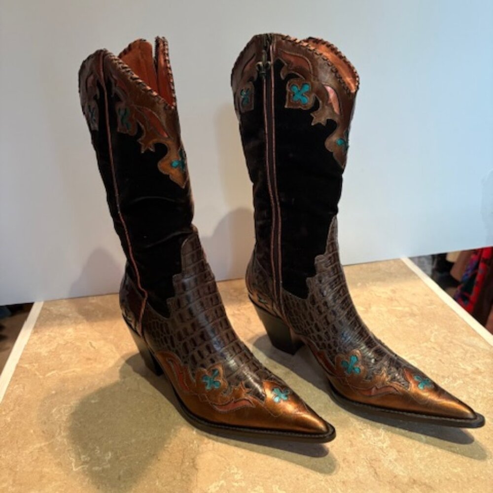 Donald Pliner boots